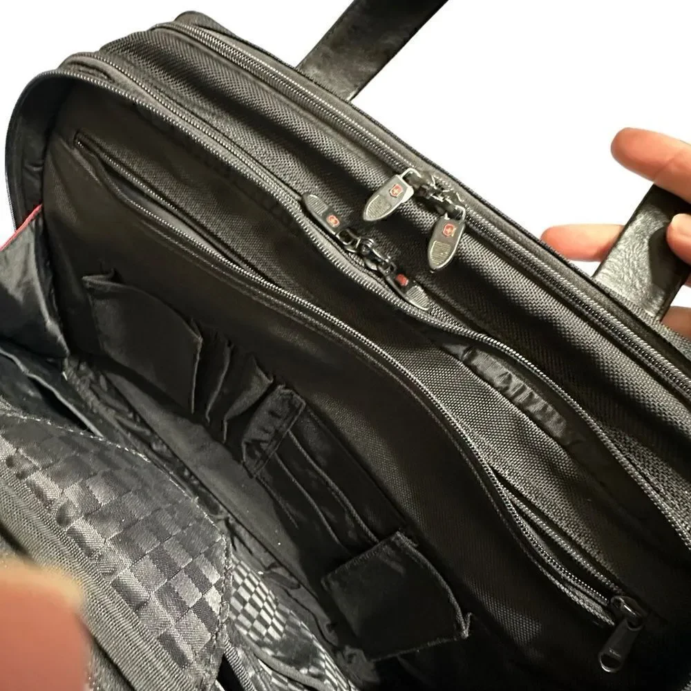 Victorinox Black Professional 2-way carry Cordura briefcase laptop travel bag